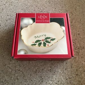 New Lenox Holiday Dish MERRY 4.75 in Christmas